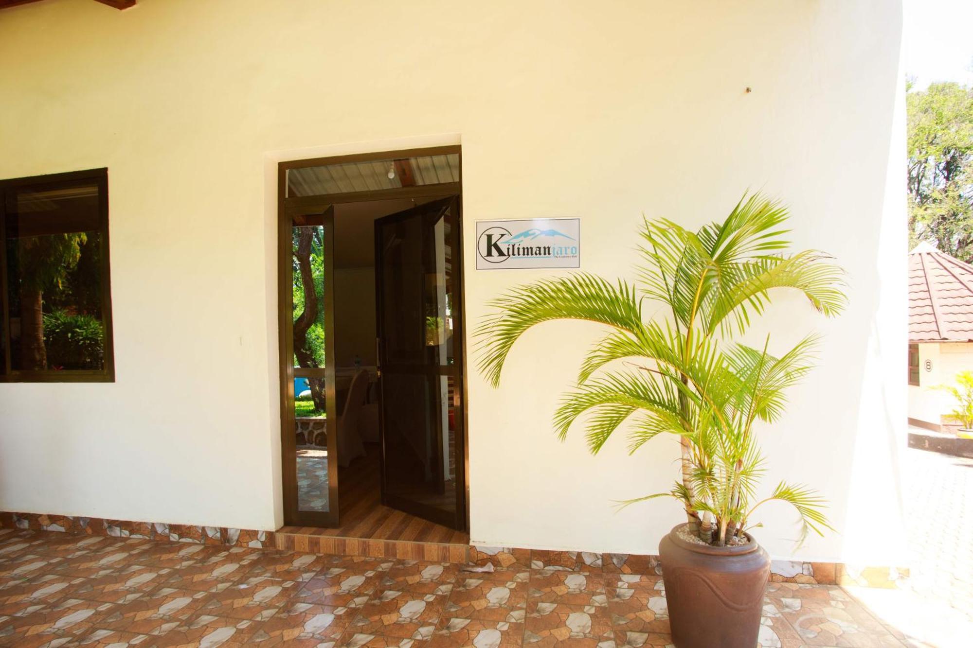 Keys Hotel Моші Екстер'єр фото